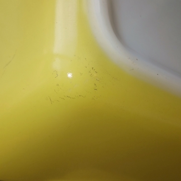 Pyrex~primary yellow refrigerator dish w/lid - Picture 5 of 11